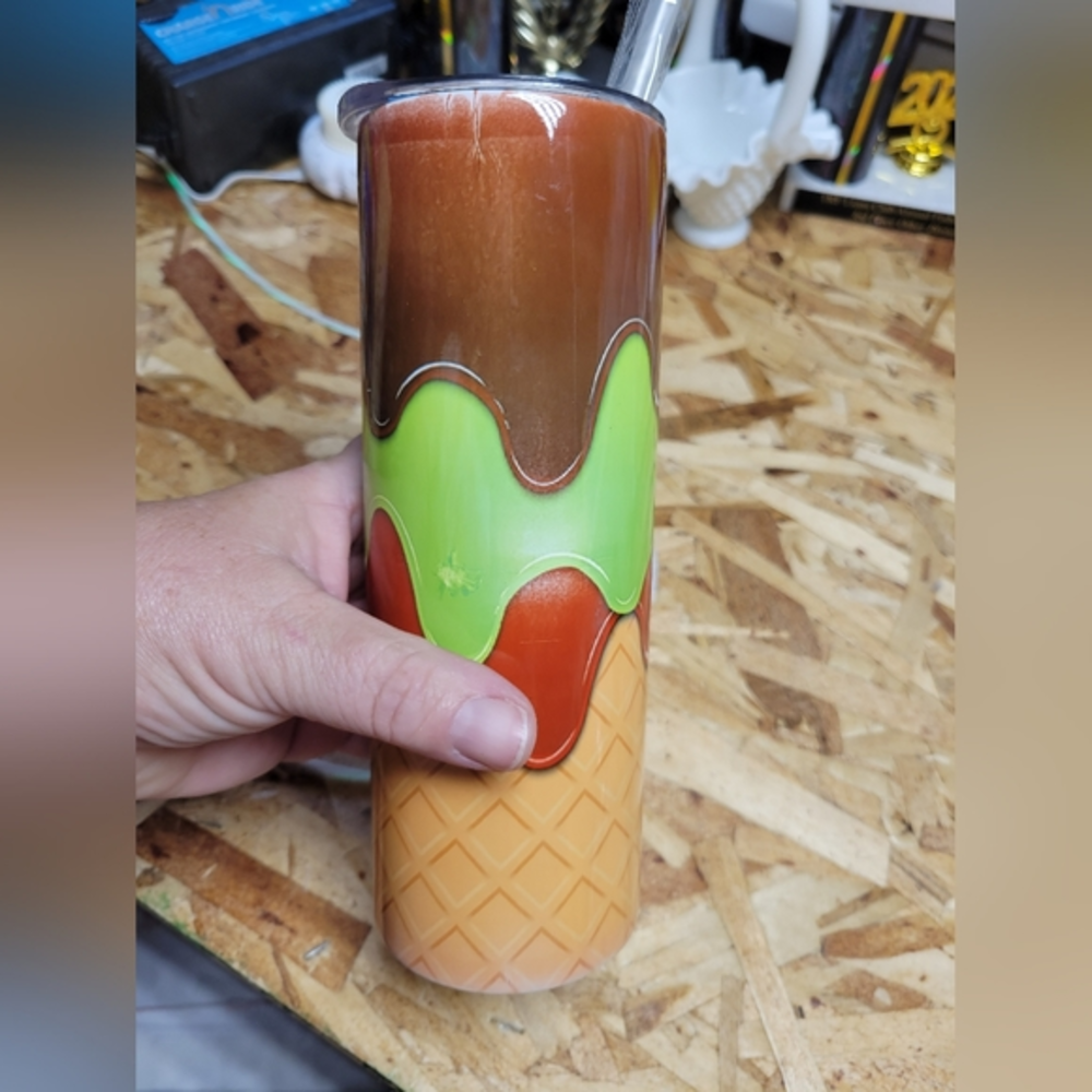 20 ounce Tumbler With Straw & Lid Keeps Drinks Hot or Cold For‎ Hours  Ice Cream